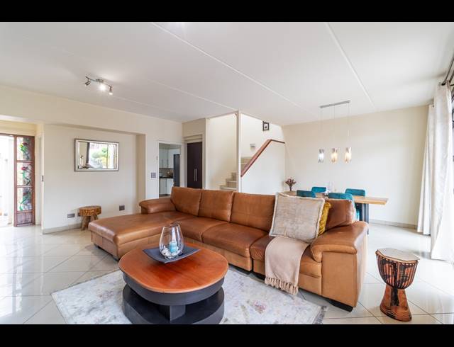 3 BEDROOM TOWNHOUSE FOR SALE IN GLENVISTA